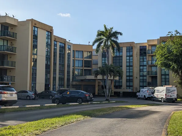 11790 SW 18th St APT 324, Miami, FL 33175