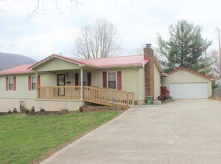 276 Woodvine St, Jacksboro, TN 37757