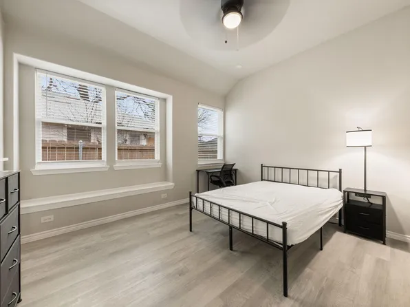 (undisclosed Address), Dallas, TX 75210