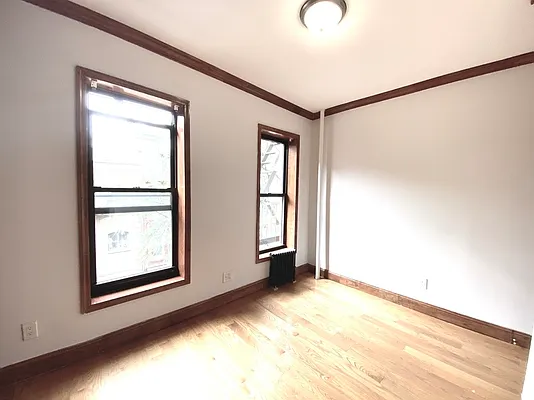 Rented by Bond New York | media 23