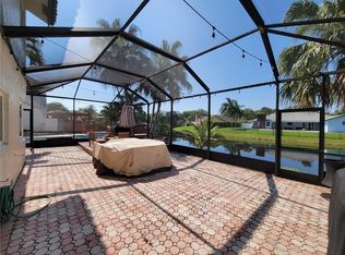 2800 W Aviary Dr, Hollywood, FL 33026