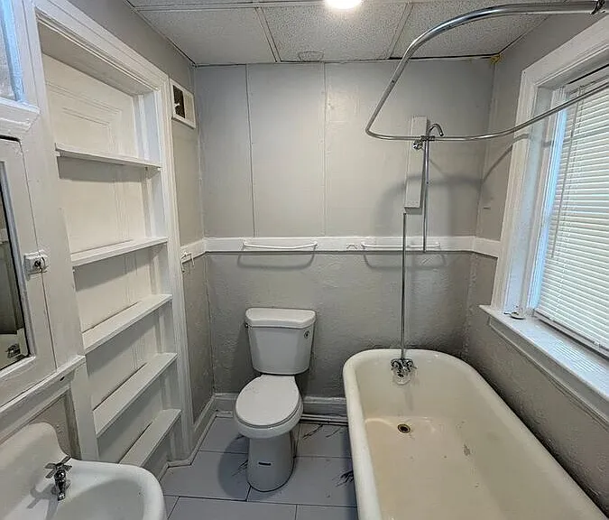 1607 W 37th St #5 — Photo 7