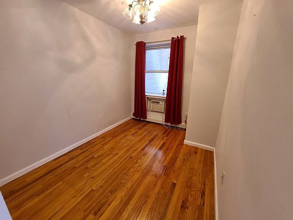 5th image of 716 41st St APT 4F
