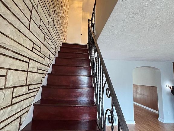 5th image of 3255 Friendship St