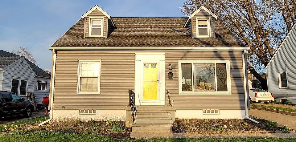 1st image of 2741 B Ave NE