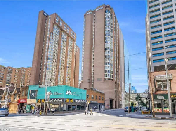 55 Centre Ave #2504, Toronto, ON M5G 2H5