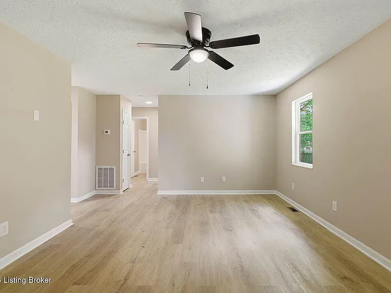 111 Evergreen Ct — Photo 12