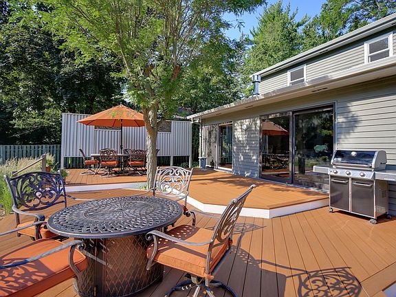 4th image of 3629 Farmington Rd