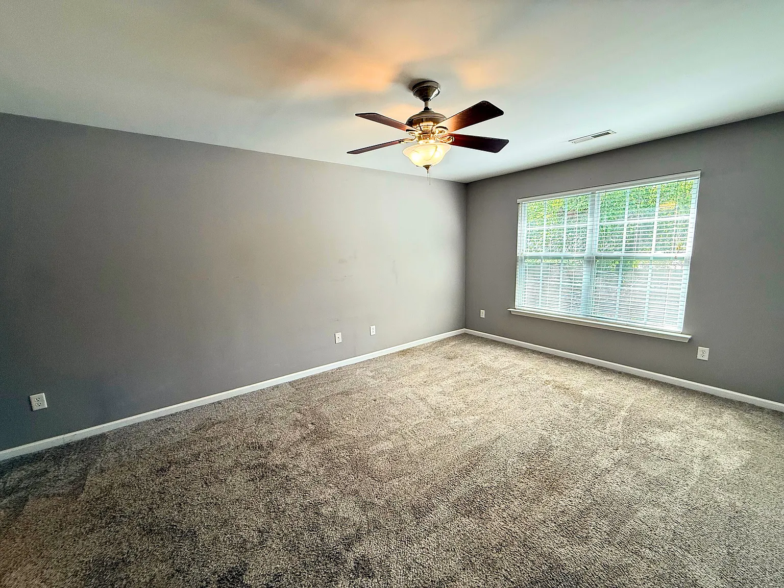 3 bed, 1300 sqft, $1,850 — Photo 4