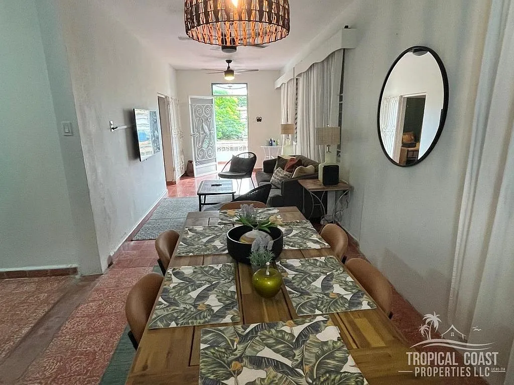 2 bed, 1.0 bath, 975 sqft, $1,600 — Photo 3