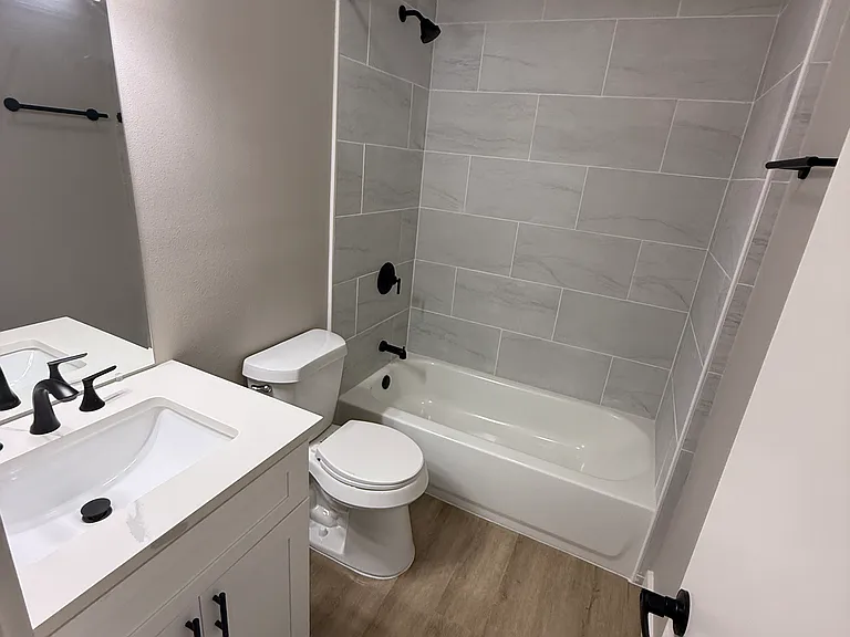 5319 1/2 William Holland Ave — Photo 11