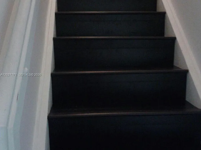 1702 N 28th Ave #1 — Photo 5