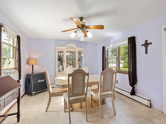 3rd image of 415 Blauvelt Road