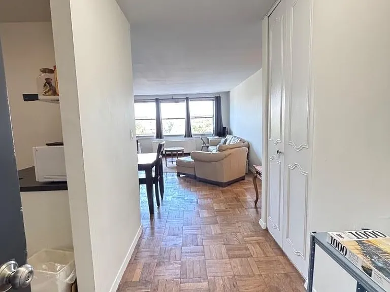2100 Linwood Ave #4P — Photo 4