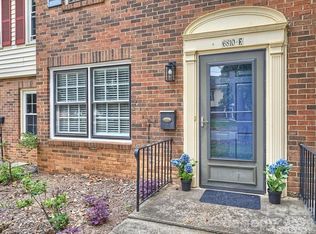 6810 Farmingdale Dr, Charlotte, NC 28212