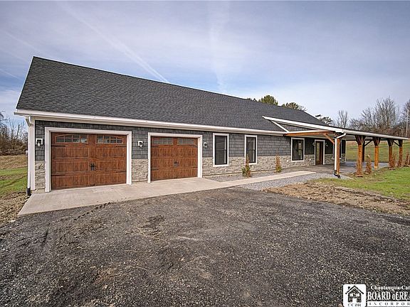 2nd image of 2949 W Oak Hill Rd