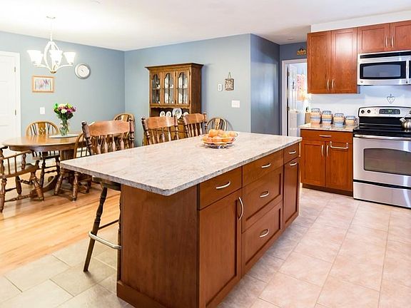 3rd image of 7 Legion Ave #7