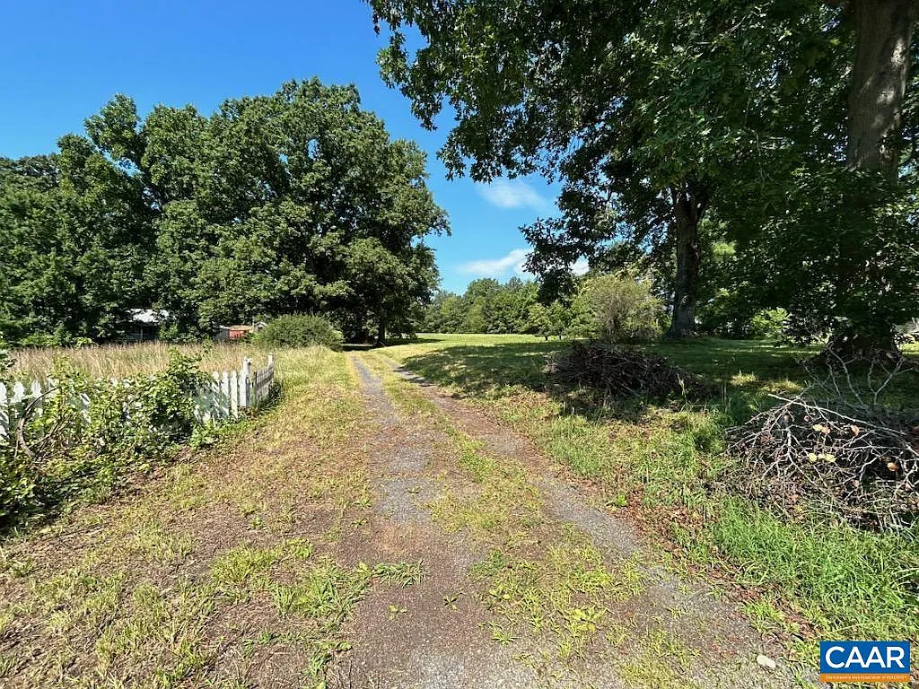 2565 Pattie Rd photo 1