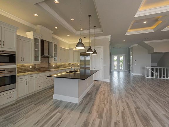 5th image of 841 Hideaway Cir W