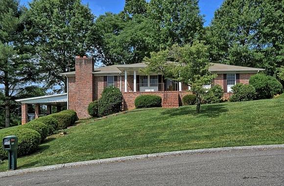 1st image of 109 Fox Hall Cir