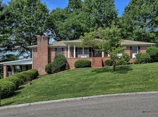 109 Fox Hall Cir, Bristol, TN 37620