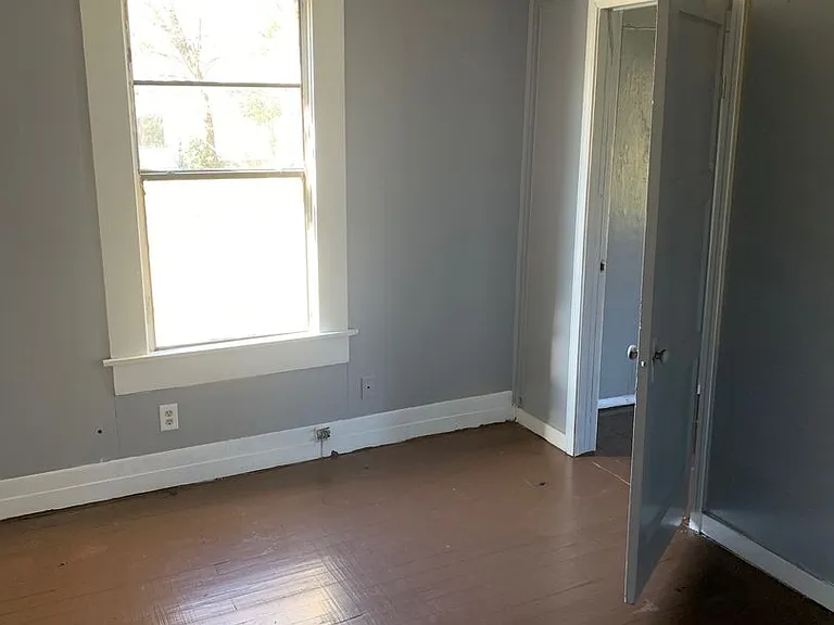 3032 Desoto St — Photo 5