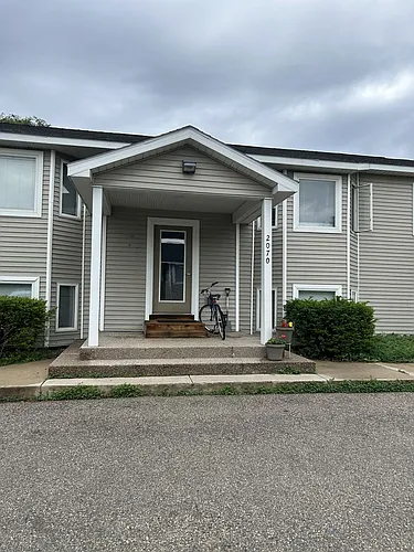 2070 Greenwich Ln Photo 1