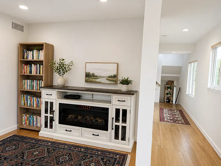 13 Bishop Ave — Photo 2