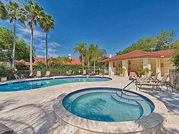 5th image of 4649 Las Brisas Ln