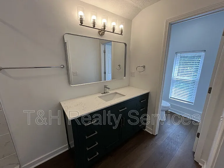 210 N Keystone Ave — Photo 22