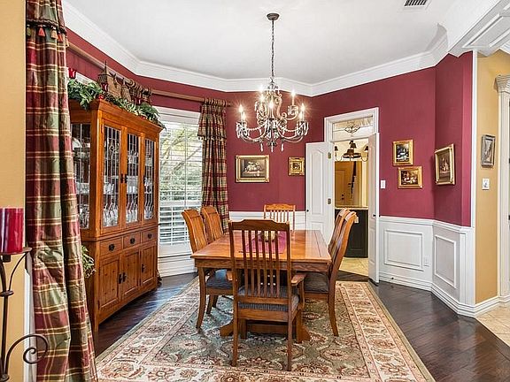 4th image of 618 Portofino Dr