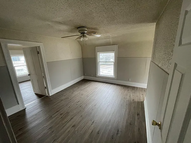 416 Broadway St NE #2 — Photo 3