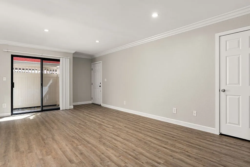 Brody Terrace Apartments — Photo 4
