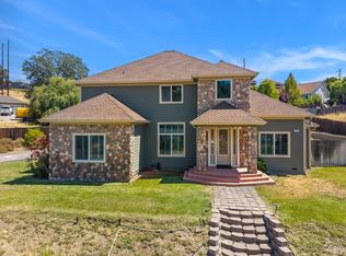 2485 Appolinaris Dr, Ukiah, CA 95482