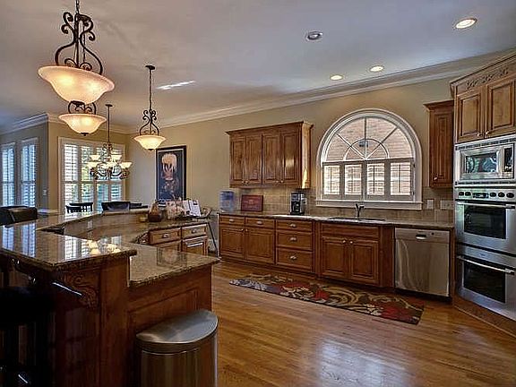 510 Glengate Cv Atlanta, GA 30328