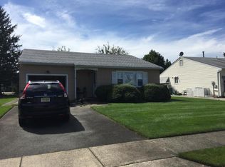 19 Norfolk Dr, Toms River, NJ 08757