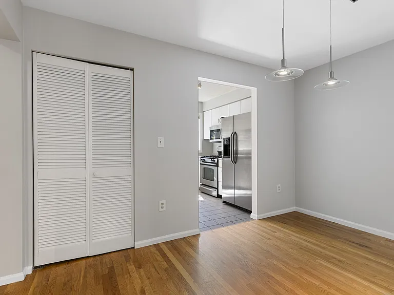 8 Locust Ln #4 — Photo 18