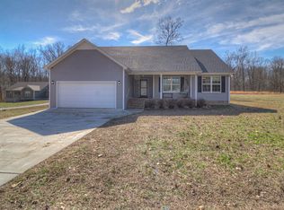 907 Jd Neil Rd, Tullahoma, TN 37388