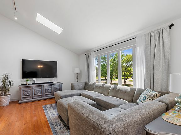 2nd image of 15581 Frances Ln