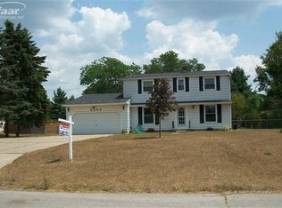 5400 River Ridge Dr, Flushing, MI 48433