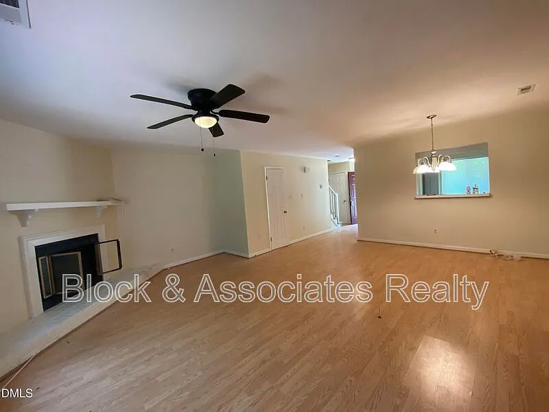 3 bed, 2.5 bath, $1,750 — Photo 2