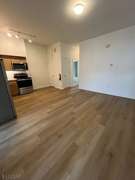 2 bed, 1.0 bath, $1,795 — Photo 4