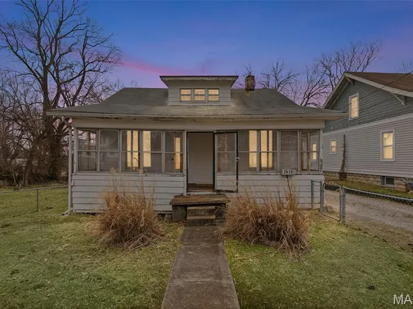 2619 Sidney St, Alton, IL 62002