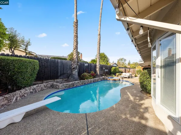 486 Viking Dr, Pleasant Hill, CA 94523