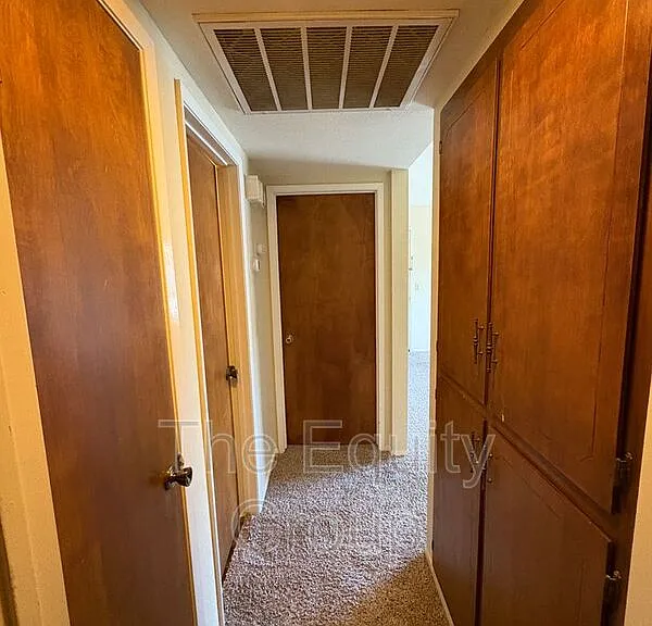 811 W Arlen Ct — Photo 8