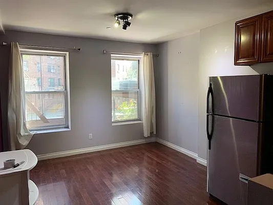 Rented by Salon Realty Corp | media 19