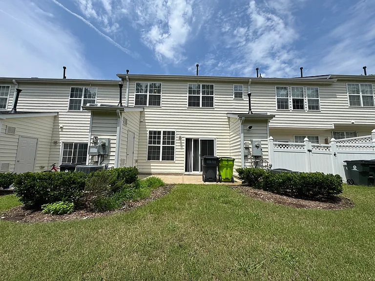 413 Hamlet Park Dr — Photo 28
