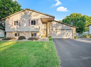 10228 Yorktown Ln N, Maple Grove, MN 55369