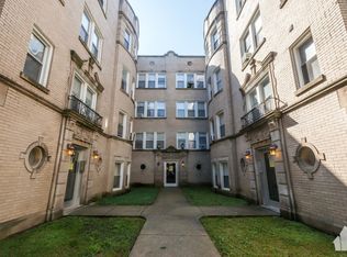 2755 W Arthur Ave #1, Chicago, IL 60645