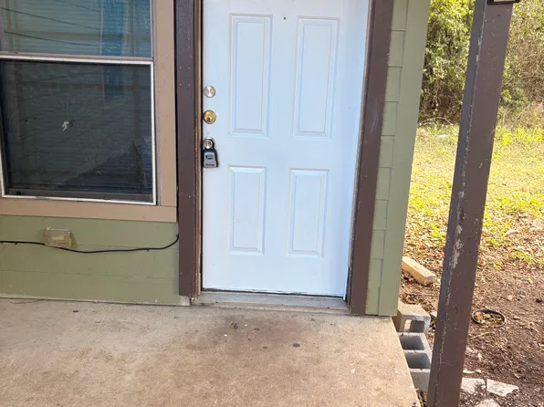 907 S 22nd St #B, Temple, TX 76501
